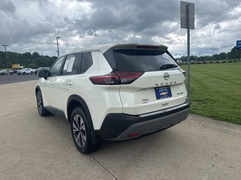 Used 2023 Nissan Rogue SV AWD/4WD image 7