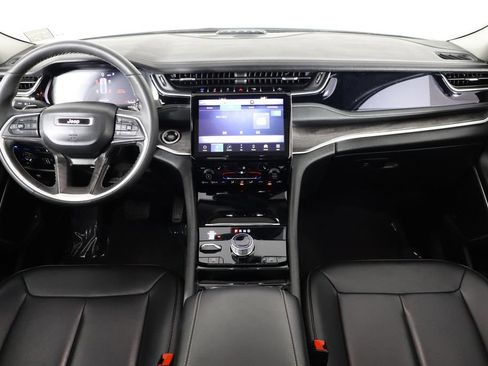 Used 2023 Jeep Grand Cherokee 4WD 4xe image 13