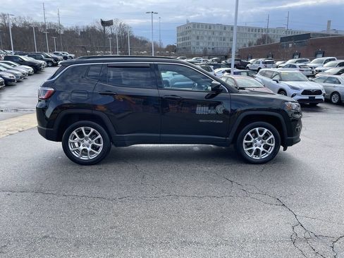 Used 2023 Jeep Compass Latitude AWD/4WD image 7