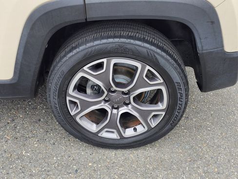 Used 2015 Jeep Renegade Limited w/ Safety & Security Group I AWD/4WD image 9