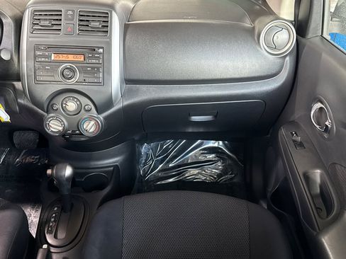 Used 2013 Nissan Versa SV image 27