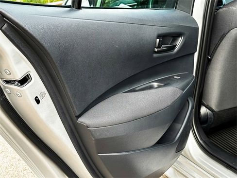 Certified 2025 Toyota Corolla LE image 28
