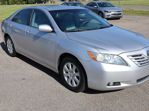 Used 2009 Toyota Camry XLE FWD image 7