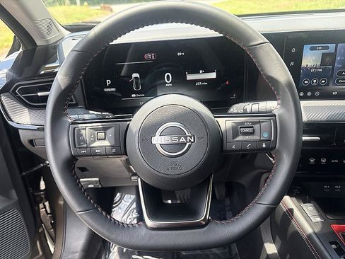 Certified 2026 Nissan Kicks SR FWD image 17