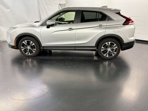 Used 2022 Mitsubishi Eclipse Cross SE FWD image 2