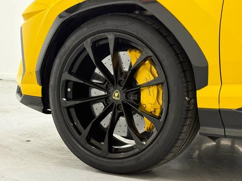 Used 2020 Lamborghini Urus image 54