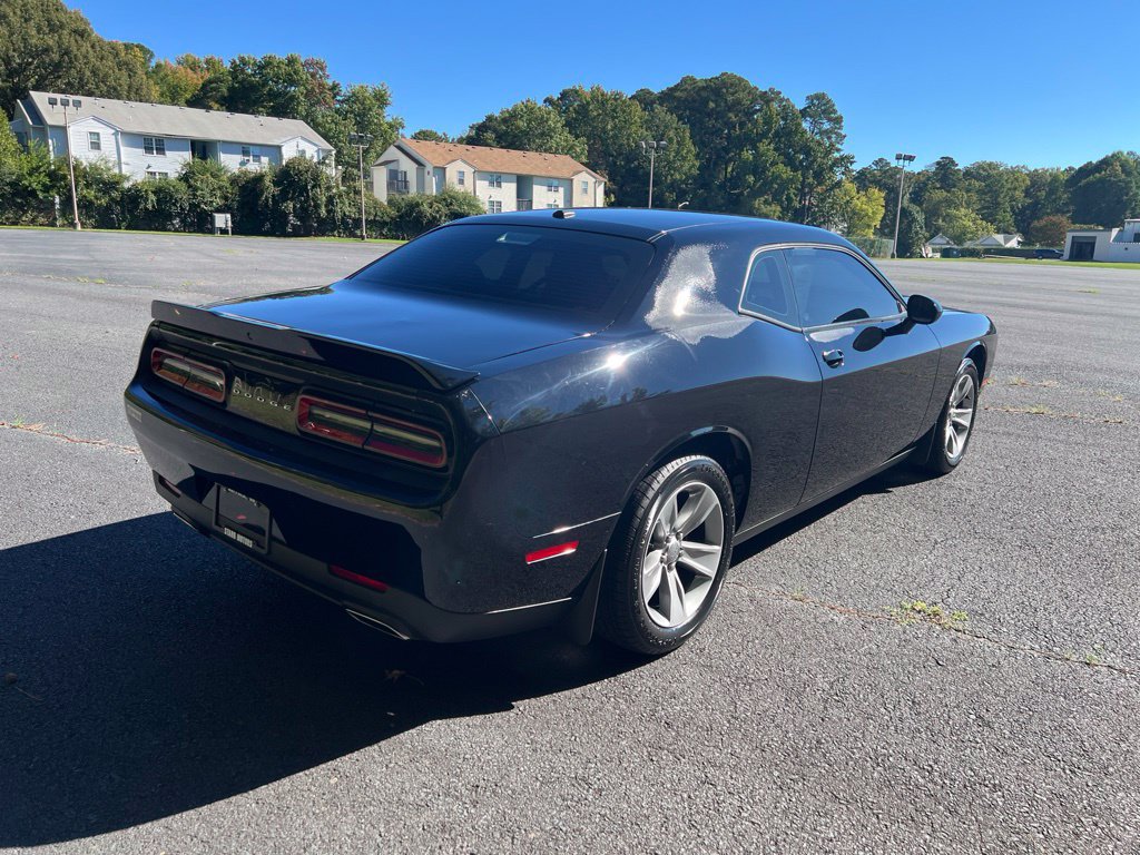 Used 2021 Dodge Challenger SXT RWD image 3