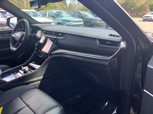 Certified 2024 Jeep Grand Cherokee L Overland w/ Advanced Protech Group III image 14