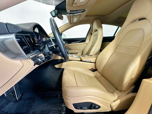 Used 2023 Porsche Panamera 4 w/ Premium Package image 19