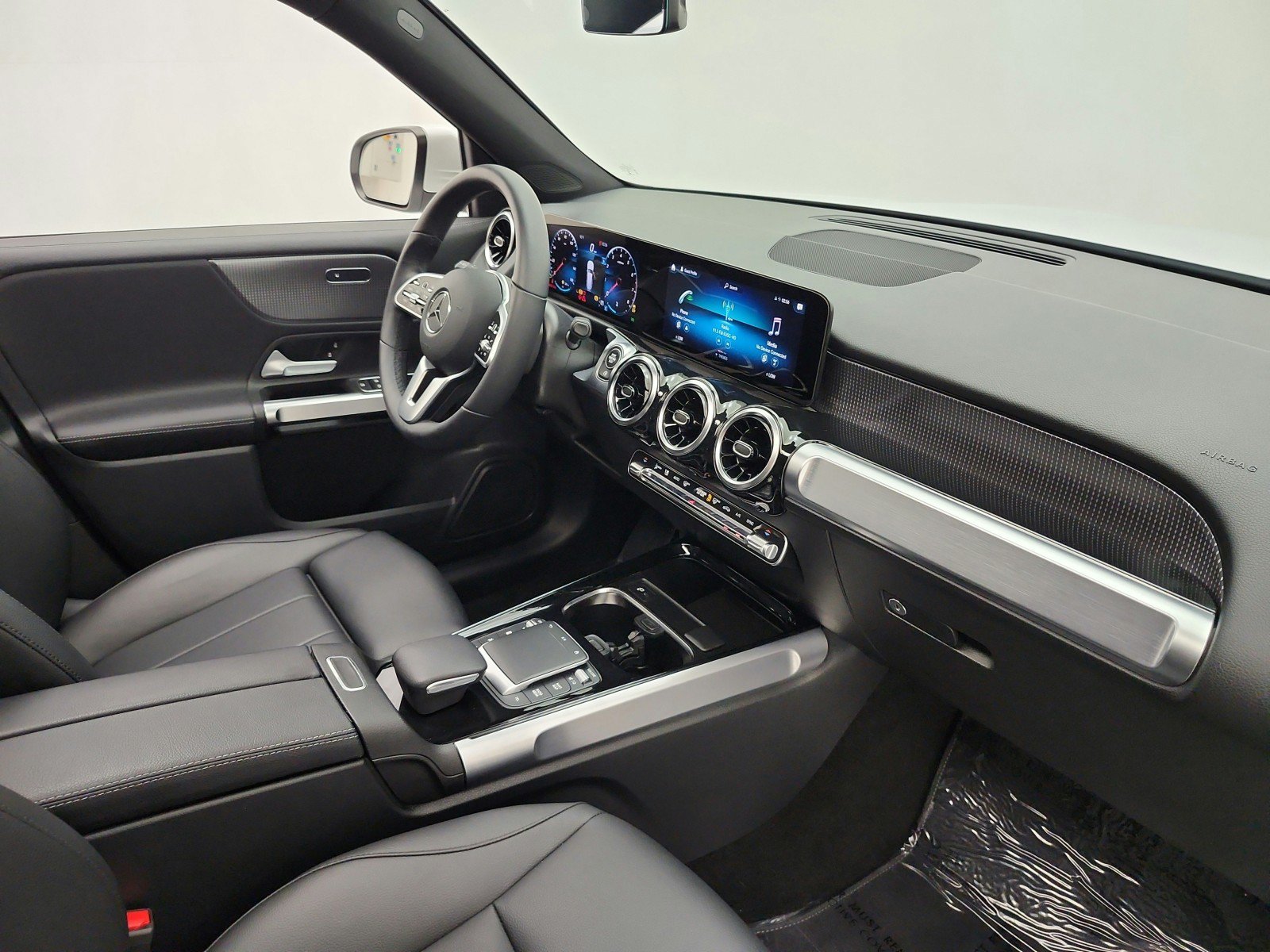 Used 2022 Mercedes-Benz GLB 250 image 21