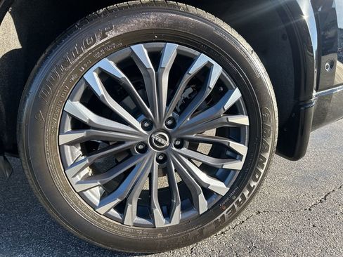 Used 2024 Nissan Rogue Platinum w/ Platinum Premium Package image 16