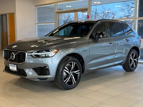 Used 2020 Volvo XC60 T8 R-Design image 4