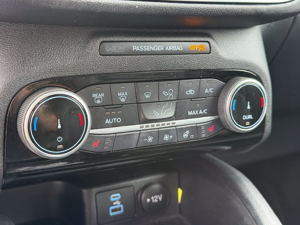 Used 2022 Ford Escape Titanium AWD/4WD image 26