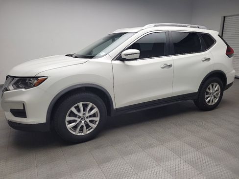 Used 2020 Nissan Rogue SV FWD image 2