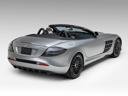 Used 2009 Mercedes-Benz SLR image 13