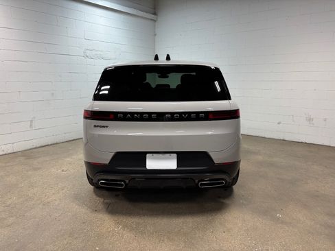 Used 2026 Land Rover Range Rover Sport SE AWD/4WD image 8