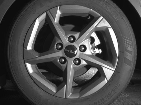 Used 2025 Kia K4 LXS image 14