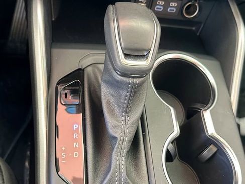 Used 2025 Toyota Highlander XLE image 23