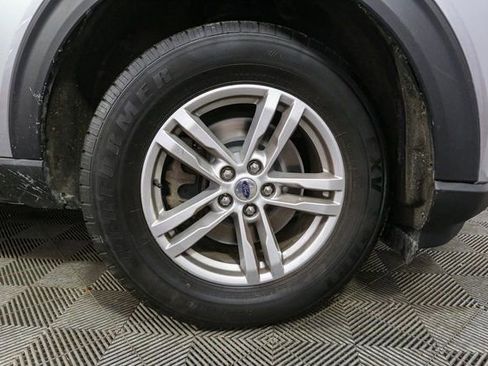 Used 2023 Ford Explorer XLT w/ Equipment Group 202A image 15