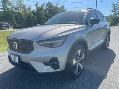 Used 2024 Volvo XC40 B5 Plus w/ Climate Package