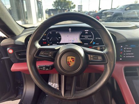Used 2022 Porsche Taycan image 18
