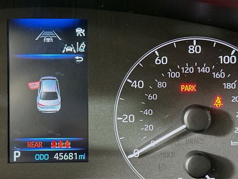 Used 2024 Toyota Corolla LE image 18