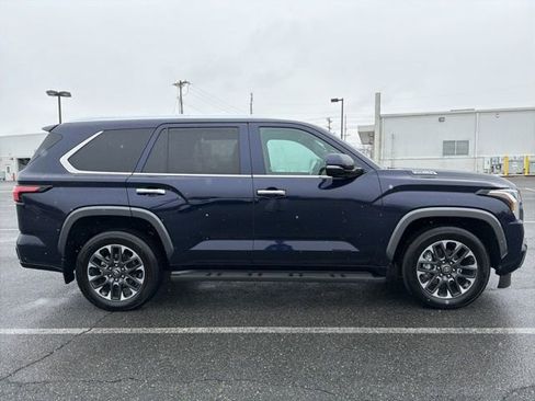 Used 2025 Toyota Sequoia Platinum image 10