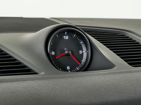 Certified 2023 Porsche Cayenne AWD/4WD image 16