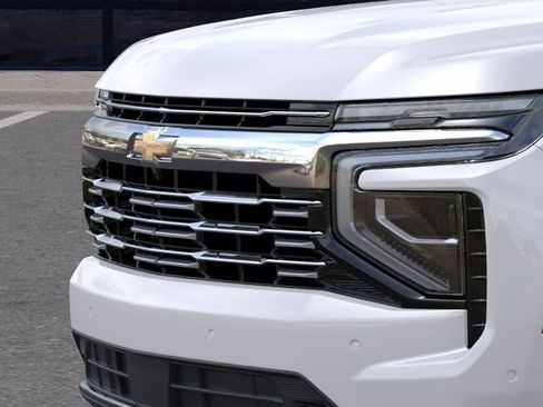 New 2025 Chevrolet Suburban Premier image 37