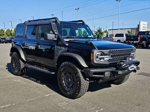 Certified 2024 Ford Bronco Everglades AWD/4WD image 4