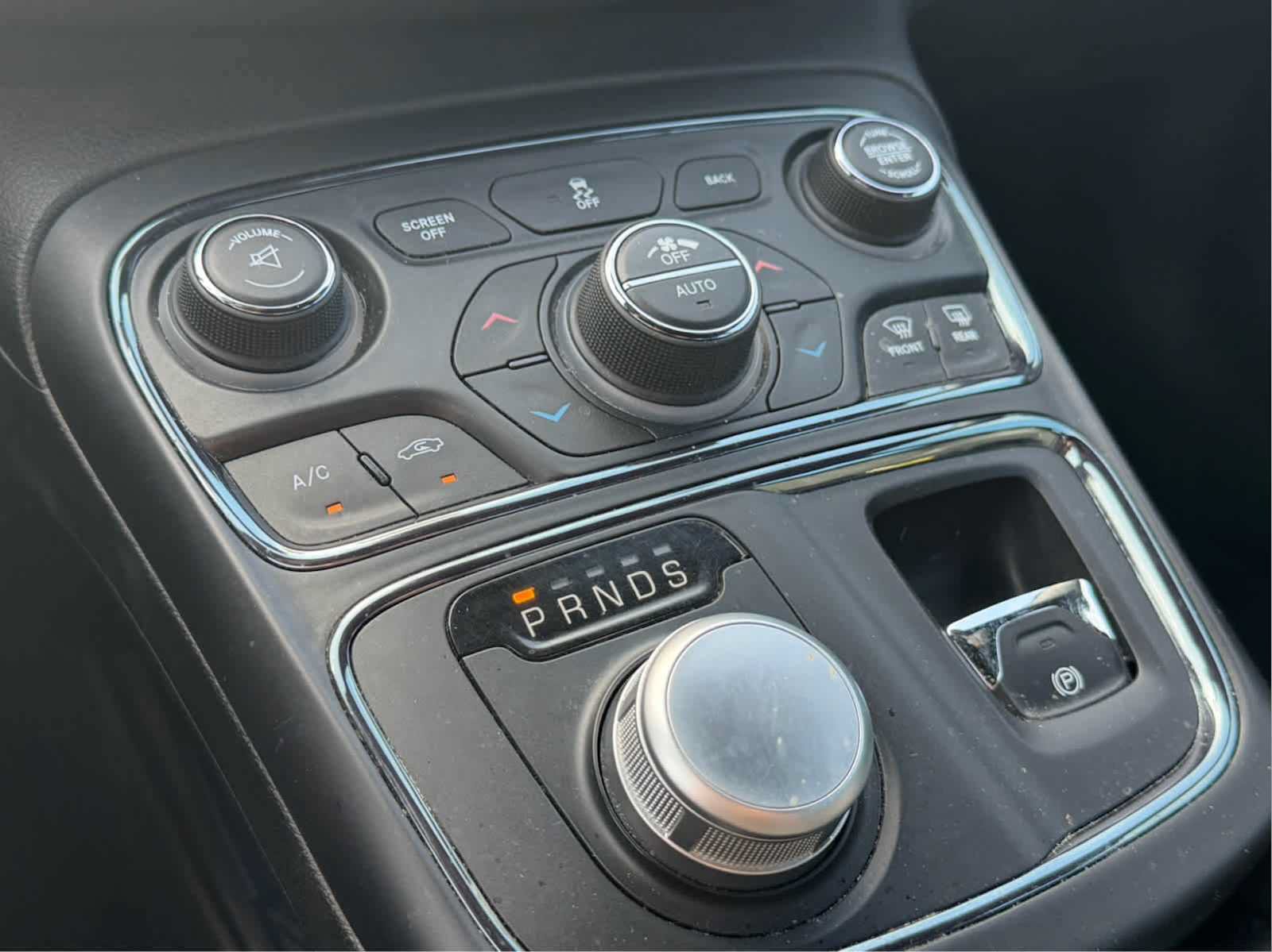 Used 2016 Chrysler 200 S w/ Comfort Group FWD image 21