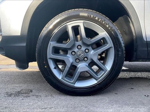 Used 2023 Honda Passport EX-L image 9