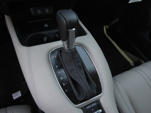 New 2026 Honda HR-V EX-L image 18