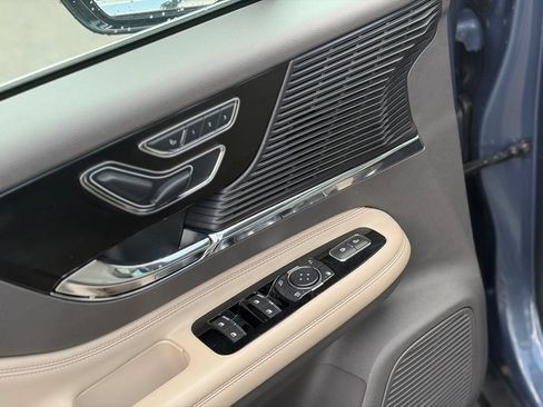 Used 2022 Lincoln Corsair AWD w/ Premium Package image 22