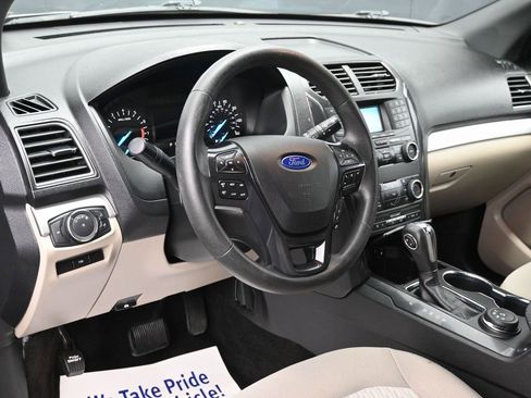 Used 2018 Ford Explorer 4WD w/ Class II Trailer Tow Package image 15