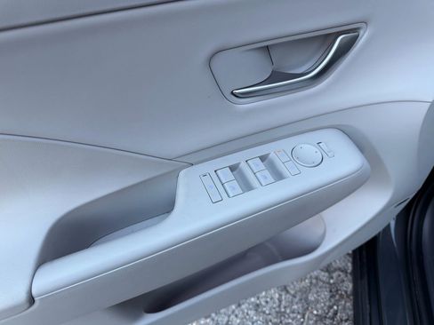 Used 2025 Hyundai Kona Limited image 12