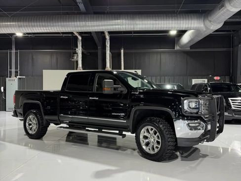 Used 2018 GMC Sierra 1500 SLT AWD/4WD image 1
