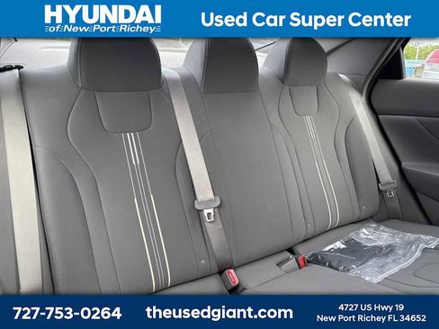 Used 2023 Hyundai Elantra SEL image 8