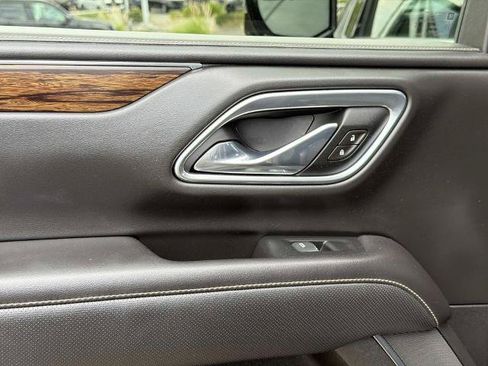 Used 2021 Chevrolet Tahoe Premier w/ Premium Package RWD image 22