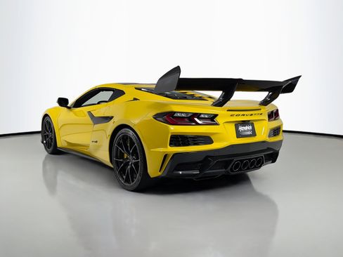 Used 2025 Chevrolet Corvette ZR1 w/ ZR1 Carbon Fiber Aero Package RWD image 6