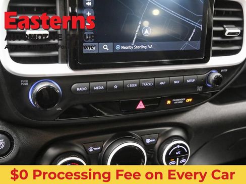 Used 2023 Hyundai Venue Limited FWD image 20