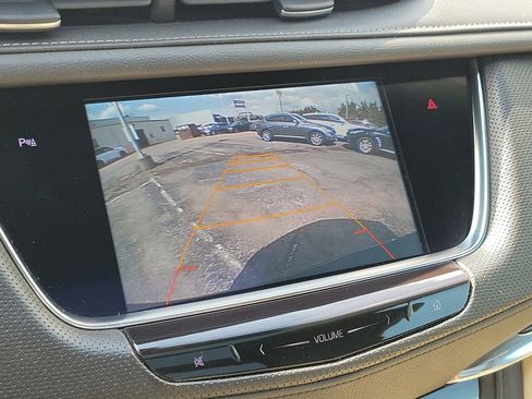 Used 2017 Cadillac XT5 Premium Luxury w/ Advanced Security Package FWD image 17