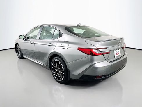 Used 2025 Toyota Camry XLE image 7