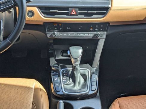 Used 2024 Kia Seltos EX FWD image 19