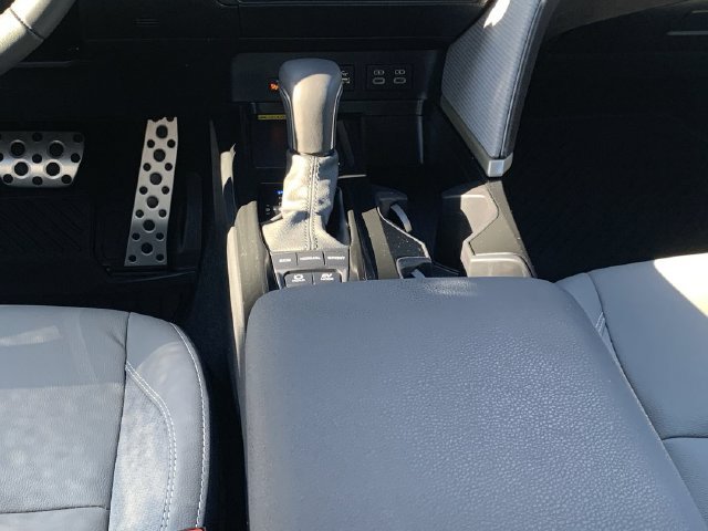 Used 2026 Toyota Camry SE FWD image 27