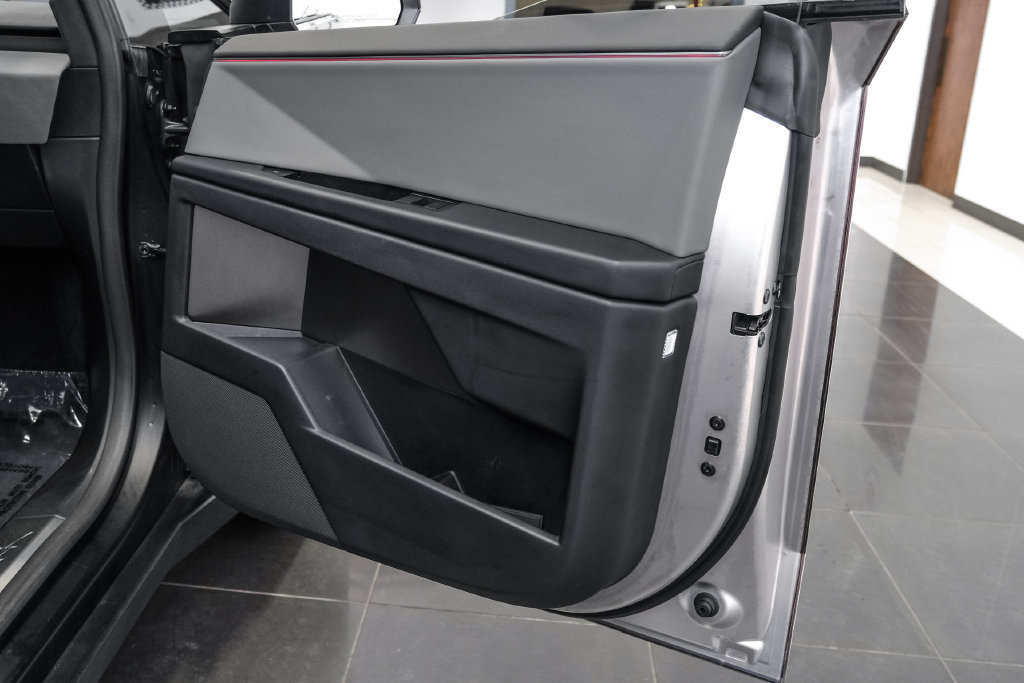 Used 2024 Tesla Cybertruck AWD Crew Cab image 41