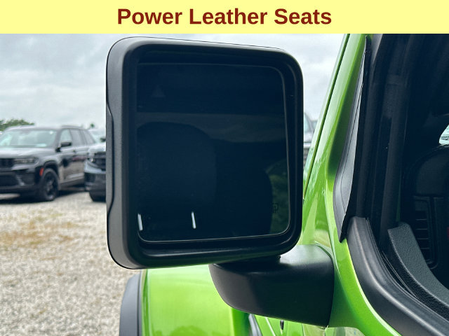 Used 2025 Jeep Wrangler Unlimited Rubicon AWD/4WD image 9