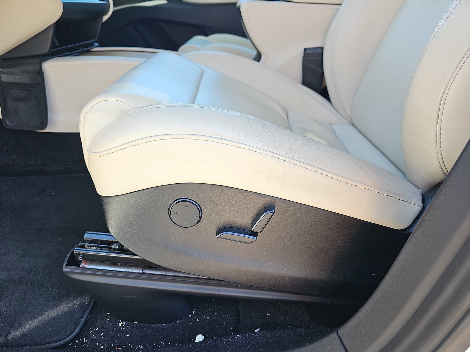 Used 2018 Tesla Model X 75D AWD/4WD image 18