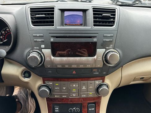 Used 2012 Toyota Highlander Limited image 16