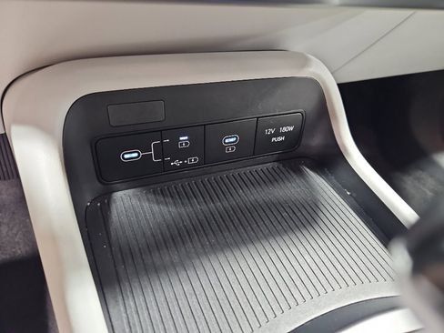 Used 2025 Hyundai Kona SEL FWD image 16